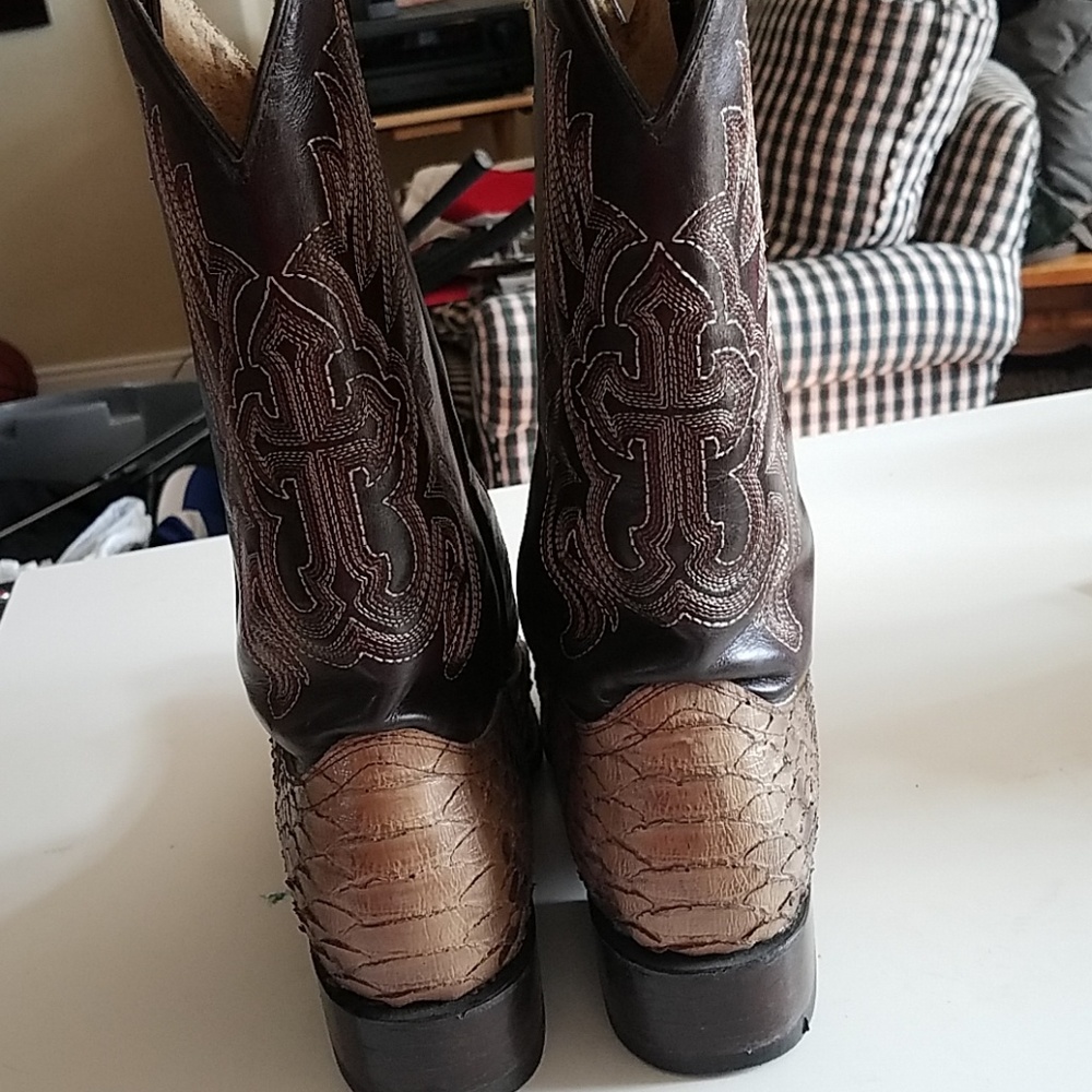 Boots - Picture 3 of 3